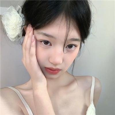 小资女孩向前冲